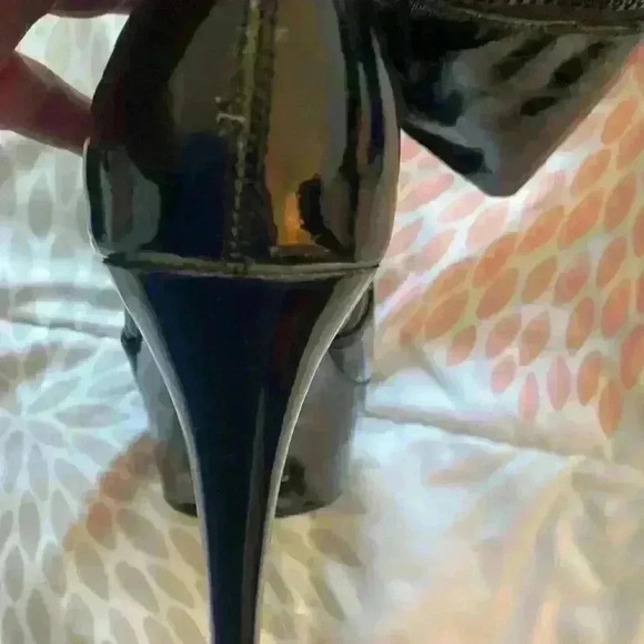 Knee high black platform boots - Picture 3 of 5